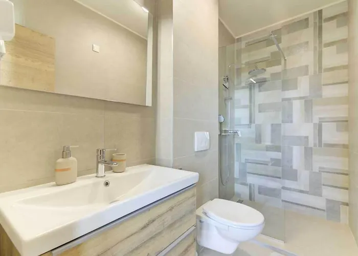 Villa Pool On By Aneo Travel