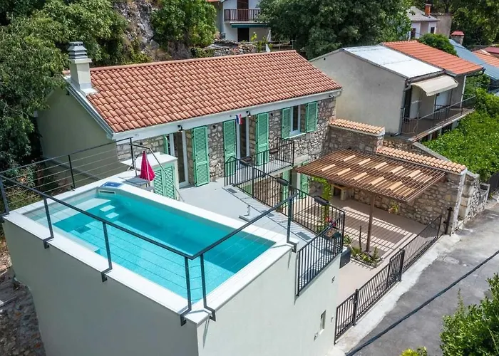 Pool On By Aneo Travel