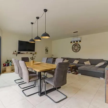 Pool On Crikvenica Riviera By Aneo Travel וילה Grižane